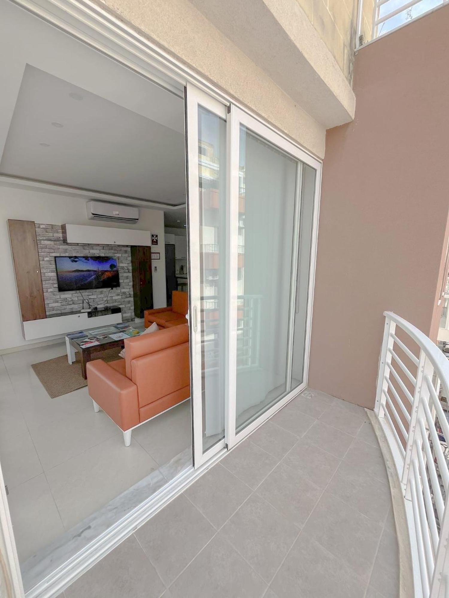 Apartament In Ta' Xbiex 3Br- 3 Min Yatch Marina Msida Luaran gambar